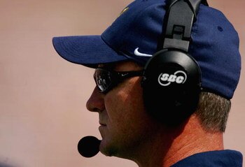 LOS ANGELES - OCTOBER 9:  Head coach Jeff Tedford of the California Golden Bears watches from the sidelines during the game against the USC Trojans on October 9, 2004 at Los Angeles Memorial Coliseum in Los Angeles, California.  (Photo by Donald Miralle/G