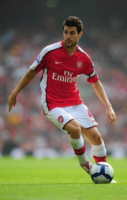 LONDON, ENGLAND - SEPTEMBER 19:  Cesc Fabregas of Arsenal in action during the Barclays Premier League match between Arsenal and Wigan Athletic at the Emirates Stadium on September 19, 2009 in London, England.  (Photo by Clive Mason/Getty Images)