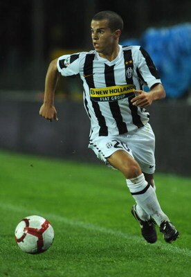 TURIN, ITALY - SEPTEMBER 19:  Sebastian Giovinco of Juventus FC in action during the Serie A match between Juventus FC and AS Livorno at Olimpico Stadium on September 19, 2009 in Turin, Italy.  (Photo by Valerio Pennicino/Getty Images)
