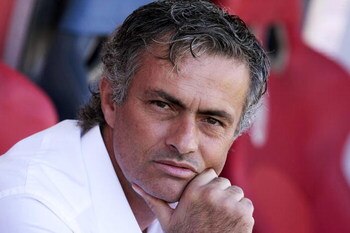 CAGLIARI, ITALY - SEPTEMBER 20:  Head Coach Jose Mourinho of Inter Milan looks on during the Serie A match between Cagliari and inter at Stadio Sant'Elia on September 20, 2009 in Cagliari, Italy.  (Photo by Enrico Locci/Getty Images)