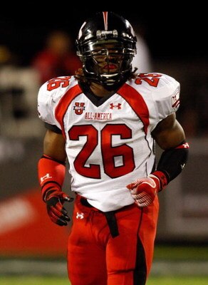 ORLANDO, FL - JANUARY 04:  Running back Trent Richardson #26 gets set for play during the All America Under Armour Football Game at the Florida Citrus Bowl on January 4, 2009 in Orlando, Florida.  (Photo by J. Meric/Getty Images)