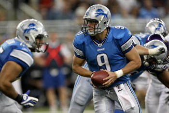 DETROIT - SEPTEMBER 20: Quarterback Matthew Stafford #9 of the Detroit Lions hands off against the Minnesota Vikings at Ford Field on September 20, 2009 in Detroit, Michigan. The Vikings won 27-13. (Photo by Stephen Dunn/Getty Images)