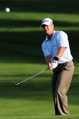 CHASKA, MN - AUGUST 13:  Scott Verplank hits a pitch shot on the first hole during the first round of the 91st PGA Championship at Hazeltine National Golf Club on August 13, 2009 in Chaska, Minnesota.  (Photo by Stuart Franklin/Getty Images)