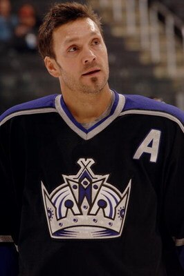 LOS ANGELES - OCTOBER 22:  Scott Thornton #27 of the Los Angeles Kings looks on against the Anaheim Ducks on October 22, 2006 at Staples Center in Los Angeles, California. The Ducks won 3-2 in a shootout. (Photo by Noah Graham/Getty Images)