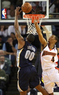 OAKLAND, CA - MARCH 30:  Anthony Randolph #4 of the Golden State Warriors blocks a shot against Darrell Arthur #00 of the Memphis Grizzlies during an NBA game on March 30, 2009 at Oracle Arena in Oakland, California. NOTE TO USER: User expressly acknowled