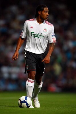LONDON, ENGLAND - SEPTEMBER 19:  Glen Johnson of Liverpool in action during the Barclays Premier League match between West Ham United and Liverpool at Upton Park on September 19, 2009 in London, England.  (Photo by Jamie McDonald/Getty Images)