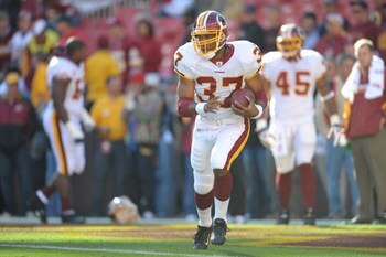 LANDOVER, MD - OCTOBER 19: Running back Shaun Alexander #37 of the Washington Redskins runs with the ball during the game against the Cleveland Browns on October 19, 2008 at FedEx Field in Landover, Maryland. The Redskins won 14-11.  (Photo by Drew Hallow