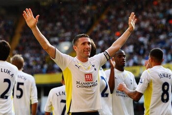 LONDON, ENGLAND - SEPTEMBER 26:  Robbie Keane of Tottenham Hotspur celebrates scoring his second goal during the Barclays Premier League match between Tottenham Hotspur and Burnley at White Hart Lane on September 26, 2009 in London, England.  (Photo by Ia