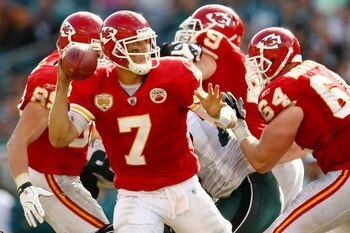PHILADELPHIA - SEPTEMBER 27:  Matt Cassel #7 of the Kansas City Chiefs throws a pass against the  Philadelphia Eagles against the Kansas City Chiefs on September 27, 2009 at Lincoln Financial Field in Philadelphia, Pennsylvania.  (Photo by Chris McGrath/G