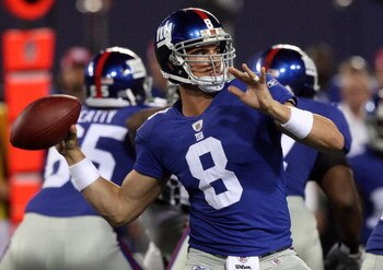 EAST RUTHERFORD, NJ - AUGUST 29:  David Carr #8 of the New York Giants throws a pass against the New York Jets on August 29, 2009 at Giants Stadium in East Rutherford, New Jersey.  (Photo by Jim McIsaac/Getty Images)