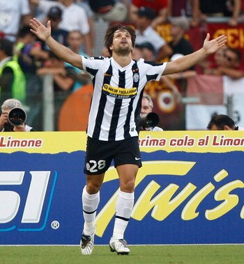 ROME - AUGUST 30:  Ribas d Cunha Diego of Juventus celebrates after scoring during the Serie A match between Roma and Juventus at Stadio Olimpico on August 30, 2009 in Rome, Italy.  (Photo by Paolo Bruno/Getty Images)