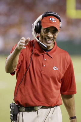 KANSAS CITY,MO - AUGUST 26: Head Coach Herman Edwards of the Kansas City Chiefs walks the sidelines a game against the St. Louis Rams on August 26, 2006 at Arrowhead Stadium in Kansas City, Missouri. (Photo by Tim Umphrey/Getty Images)