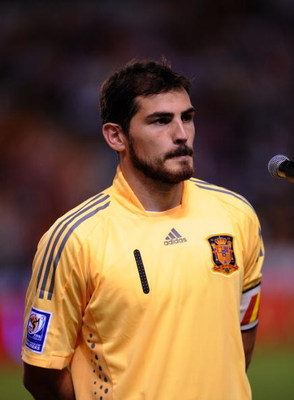 LA CORUNA, SPAIN - SEPTEMBER 05:  Iker Casillas of Spain lines-up before the Group 5 FIFA2010 World Cup Qualifier match between Spain and Belgium at the Riazor stadium on September 5, 2009 in La Coruna, Spain.  (Photo by Denis Doyle/Getty Images)
