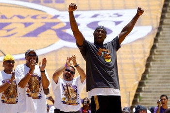 LOS ANGELES, CA - JUNE 17:  Kobe Bryant of the Los Angeles Lakers celebrates on stage during the 2009 NBA Championship Victory Parade at the Los Angeles Memorial Coliseum on June 17, 2009 in Los Angeles, California.  (Photo by Jeff Gross/Getty Images)