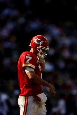 PHILADELPHIA - SEPTEMBER 27:  Quarterback Matt Cassel #7 of the Kansas City Chiefs walks off the field during their game against the Philadelphia Eagles on September 27, 2009 at Lincoln Financial Field in Philadelphia, Pennsylvania.  (Photo by Travis Lind