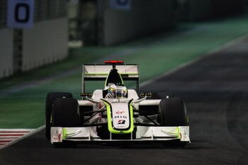 SINGAPORE - SEPTEMBER 27:  Jenson Button of Great Britain and Brawn GP drives during the Singapore Formula One Grand Prix at the Marina Bay Street Circuit on September 27, 2009 in Singapore.  (Photo by Mark Thompson/Getty Images)