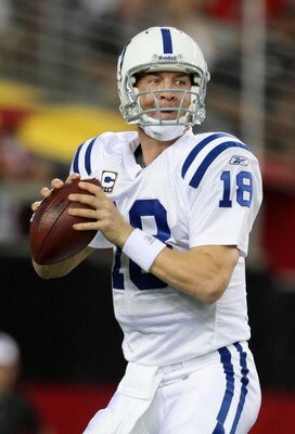 GLENDALE, AZ - SEPTEMBER 27:  Quarterback Peyton Manning #18 of the Indianapolis Colts drops back to pass during the NFL game against the Arizona Cardinals at the Universtity of Phoenix Stadium on September 27, 2009 in Glendale, Arizona.  The Colts defeat