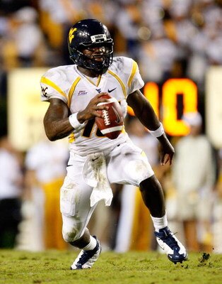 AUBURN, AL - SEPTEMBER 19:  Quarterback Jarrett Brown #16 against the West Virginia Mountaineers against the Auburn Tigers at Jordan-Hare Stadium on September 19, 2009 in Auburn, Alabama.  (Photo by Kevin C. Cox/Getty Images)
