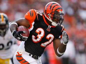 CINCINNATI - SEPTEMBER 27:  Cedric Benson #32 of the Cincinnati Bengals runs with the ball during the NFL game against the Pittsburgh Steelers at Paul Brown Stadium on September 27, 2009 in Cincinnati, Ohio.  The Bengals won 23-20.  (Photo by Andy Lyons/G