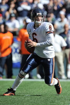 SEATTLE - SEPTEMBER 27:  Quarterback Jay Cutler #6 of the Chicago Bears moves to pass the ball during the game against the Seattle Seahawks on September 27, 2009 at Qwest Field in Seattle, Washington. The Bears defeated the Seahawks 25-19.  (Photo by Otto