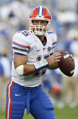 LEXINGTON, KY - SEPTEMBER 26: Quarterback Tim Tebow #15 of the Florida Gators warms up prior to the game against the Kentucky Wildcats at Commonwealth Stadium on September 26, 2009 in Lexington, Kentucky. (Photo by Andy Lyons/Getty Images)