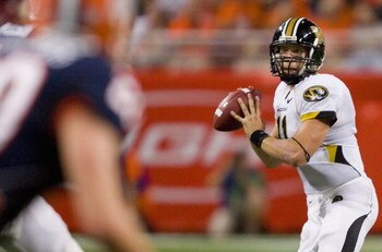 ST. LOUIS, MO - SEPTEMBER 5: Blaine Gabbert #11 of the University of Missouri Tigers passes against the University of Illinois Fighting Illini during the State Farm Arch Rivalry on September 5, 2009 at the Edward Jones Dome in St. Louis, Missouri.  The Ti