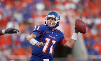BOISE , ID - SEPTEMBER 13:  Kellen Moore #11 of the Boise State Broncos thorws the ball against the Bowling Green Falcons at Bronco Stadium on September 13, 2008 in Boise, Idaho.  (Photo by Jonathan Ferrey/Getty Images)