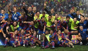 MONACO - AUGUST 28: The Barcelona team celebrate after victory in the UEFA Super Cup Final between FC Barcelona and Shakhtar Donetsk at The Stade Louis II Stadium on August 28, 2009 in Monaco, Monaco.  (Photo by Laurence Griffiths/Getty Images)