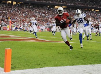 GLENDALE, AZ - SEPTEMBER 27:  Wide receiver Anquan Boldin #81 of the Arizona Cardinals runs into the endzone for a 10-yard touchdown in the third quarter against the Indianapolis Colts during the game at University of Phoenix Stadium on September 27, 2009