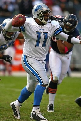 CHICAGO - OCTOBER 04: Daunte Culpepper #11 of the Detroit Lions attempts a pass against the Chicago Bears on October 4, 2009 at Soldier Field in Chicago, Illinois. The Bears defeated the Lions 48-24. (Photo by Jonathan Daniel/Getty Images)