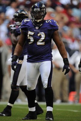 HOUSTON - NOVEMBER 09:  Linebacker Ray Lewis #52 of the Baltimore Ravens during play against the Houston Texans at Reliant Stadium on November 9, 2008 in Houston, Texas.  (Photo by Ronald Martinez/Getty Images)