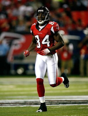 ATLANTA - SEPTEMBER 03:  Roddy White #84 of the Atlanta Falcons against the Baltimore Raves at Georgia Dome on September 3, 2009 in Atlanta, Georgia.  (Photo by Kevin C. Cox/Getty Images)
