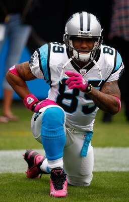 CHARLOTTE, NC - OCTOBER 11:  Steve Smith #89 of the Carolina Panthers stretches before his game against the Washington Redskins at Bank of America Stadium on October 11, 2009 in Charlotte, North Carolina.  (Photo by Streeter Lecka/Getty Images)