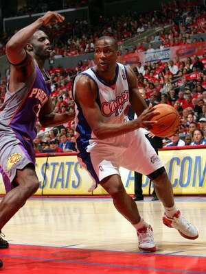 LOS ANGELES, CA - MAY 14:  Elton Brand #42 of the Los Angeles Clippers drives on Tim Thomas #2 of the Phoenix Suns in game four of the Western Conference Semifinals during the 2006 NBA Playoffs at Staples Center on May 14, 2006 in Los Angeles, California.