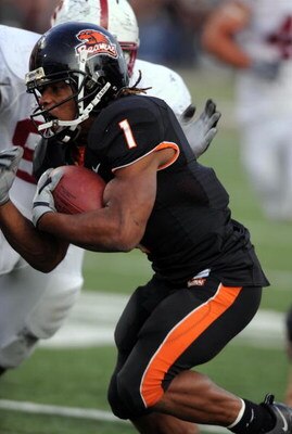 CORVALLIS, OR - OCTOBER 10: Running back Jacquizz Rodgers #1 of the Oregon State Beavers cuts up the middle of the field in the third quarter of the game against the Stanford Cardinals at Reser Stadium on October 10, 2009 in Corvallis, Oregon. Rodgers had