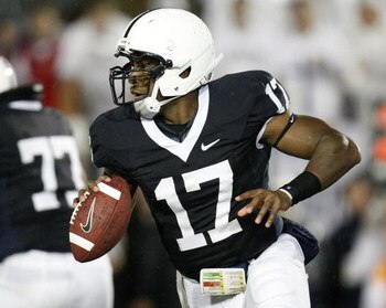 STATE COLLEGE, PA - SEPTEMBER 26: Daryll Clark #17 of the Penn State Nittnay Lions looks for a open receiver while playing the Iowa Hawkeye's on September 26, 2009 at Beaver Stadium in State College, Pennsylvania.  (Photo by Gregory Shamus/Getty Images)