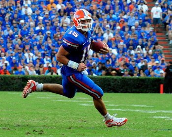 GAINESVILLE, FL - SEPTEMBER 19:  Tim Tebow #15 of the Florida Gators scrambles for yardage during the game against the Tennessee Volunteers at Ben Hill Griffin Stadium on September 19, 2009 in Gainesville, Florida.  (Photo by Sam Greenwood/Getty Images)