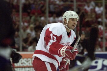 17 Apr 2002:  Steve Yzerman #19 of the Detroit Red Wings returns after knee surgery to play in the first playoff game against the Vancouver Canucks in Detroit, Michigan. DIGITAL IMAGE  Mandatory Credit: Tom Pidgeon/Getty Images