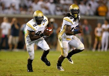ATLANTA - SEPTEMBER 10:  Quarterback Josh Nesbitt #9 and Anthony Allen #18 of the Georgia Tech Yellow Jackets against the Clemson Tigers at Bobby Dodd Stadium on September 10, 2009 in Atlanta, Georgia.  (Photo by Kevin C. Cox/Getty Images)