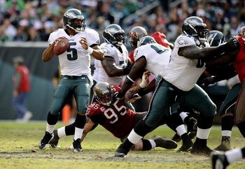PHILADELPHIA - OCTOBER 11:  Donovan McNabb #5 of the Philadelphia Eagles looks for an open man in a game against the Tampa Bay Buccaneers at Lincoln Financial Field on October 11, 2009 in Philadelphia, Pennsylvania.  (Photo by Jeff Zelevansky/Getty Images