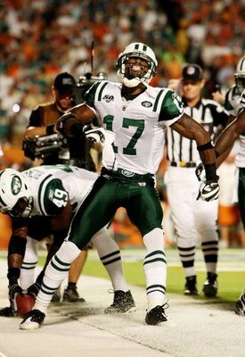 MIAMI - OCTOBER 12:  Wide receiver Braylon Edwards #17 of the New York Jets celebrates his touchdown in the first quarter against the Miami Dolphins at Land Shark Stadium on October 12, 2009 in Miami, Florida. The Dolphins defeated the Jets 31-27.  (Photo