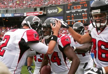 SAN FRANCISCO - OCTOBER 11:  Roddy White #84 of the Atlanta Falcons is congratulated by Matt Ryan #2 after White scored a touchdown against the San Francisco 49ers at Candlestick Park on October 11, 2009 in San Francisco, California.  (Photo by Ezra Shaw/