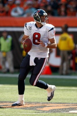 CINCINNATI, OH - OCTOBER 18: Quarterback Matt Schaub #8 of the Houston Texans drops back to pass the football against the Cincinnati Bengals at Paul Brown Stadium on October 18, 2009 in Cincinnati, Ohio. The Texans defeated the Bengals 28-17. (Photo by Sc