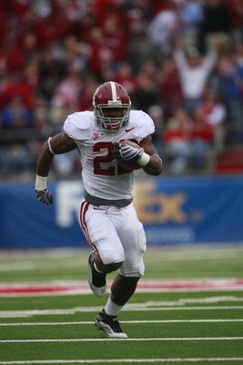 OXFORD, MS - OCTOBER 10: Mark Ingram #22 of the Alabama Crimson Tide runs for a 36-yard touchdown in their college football game against the Mississippi Rebels at Vaught-Hemingway Stadium on October 10, 2009 in Oxford, Mississippi. (Photo by Dave Martin/G
