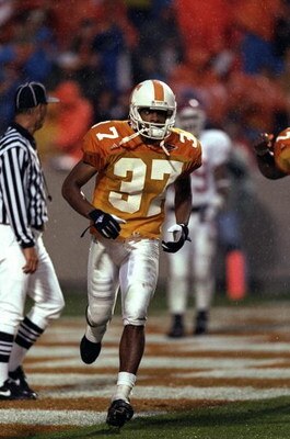 14 Nov 1998: Wide receiver Peerless Price #37 of the Tennessee Volunteers in action during the game against the Arkansas Razorbacks at the Neyland Stadium in Knoxville, Tennessee. The Volunteers defeated the Razorbacks 28-24.