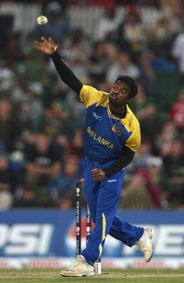 CENTURION, SOUTH AFRICA - SEPTEMBER 22:  Muttiah Muralitharan of Sri Lanka in action during the ICC Champions Trophy Group B match between South Africa and Sri Lanka played at Super Sport Park on September 22, 2009 in Centurion, South Africa.  (Photo by H
