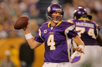 MINNEAPOLIS - OCTOBER 18:  Quarterback Brett Favre #4 of the Minnesota Vikings prepares to deliver a pass against the Baltimore Ravens during NFL action at Hubert H. Humphrey Metrodome on October 18, 2009 in Minneapolis, Minnesota. Te Vikings defeated the