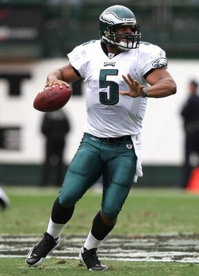 OAKLAND, CA - OCTOBER 18:  Donovan McNabb #5 of the Philadelphia Eagles passes against the Oakland Raiders during an NFL game at the Oakland-Alameda County Coliseum on October 18, 2009 in Oakland, California.  (Photo by Jed Jacobsohn/Getty Images)