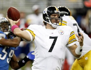 DETROIT , MI - OCTOBER 11: Ben Roethlisberger #7 of the Pittsburgh Steelers throws a first quarter pass while playing the Detroit Lions on October 11, 2009 at Ford Field in Detroit, Michigan.  (Photo by Gregory Shamus/Getty Images)