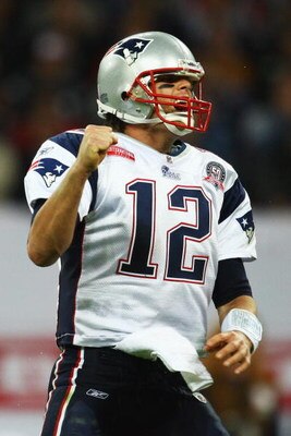 LONDON, ENGLAND - OCTOBER 25:  Tom Brady (#12) of the New England Patriots celebrates during the NFL International Series match between New England Patriots and Tampa Bay Buccaneers at Wembley Stadium on October 25, 2009 in London, England. This is the th